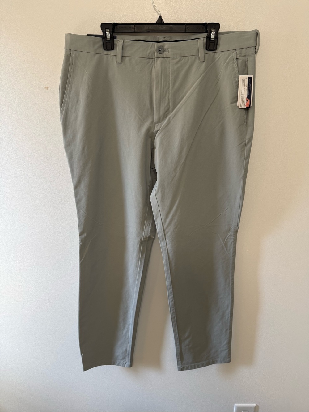 Vineyard Vines Men's Chino Pants in Khaki Breaker Pant